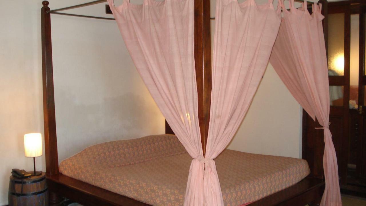 Neemrana'S - Bungalow On The Beach Tharangambadi Kültér fotó